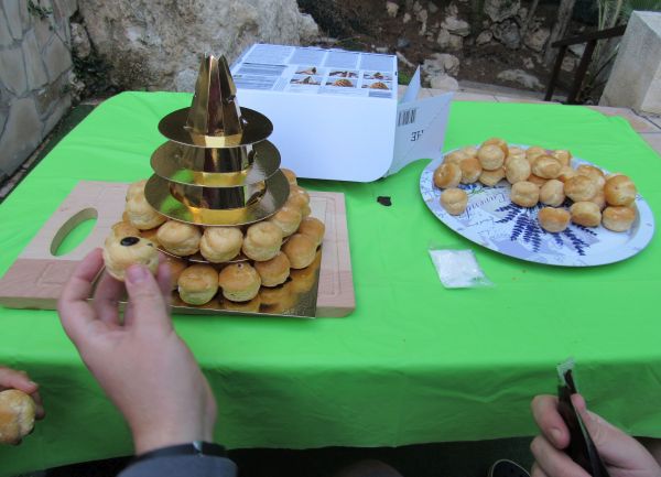 how to make a profiterole tower 